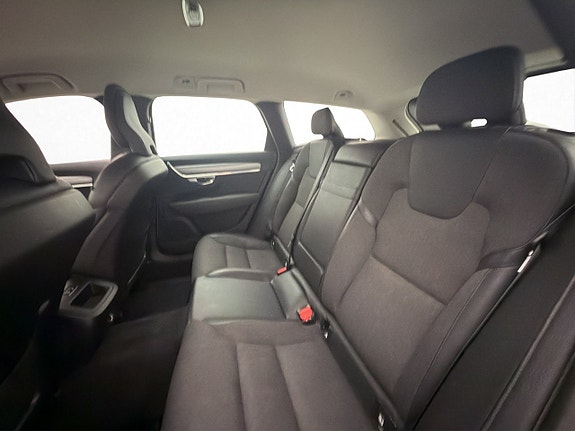Volvo V90 27 of 30