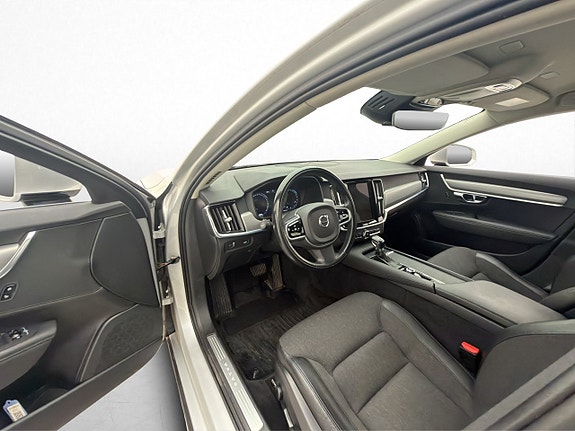 Volvo V90 10 of 30