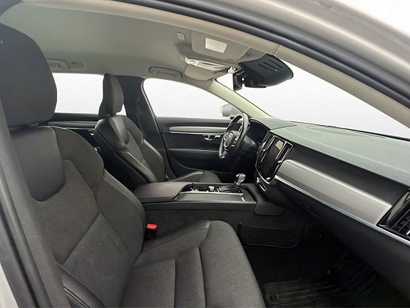 Volvo V90 26 of 30