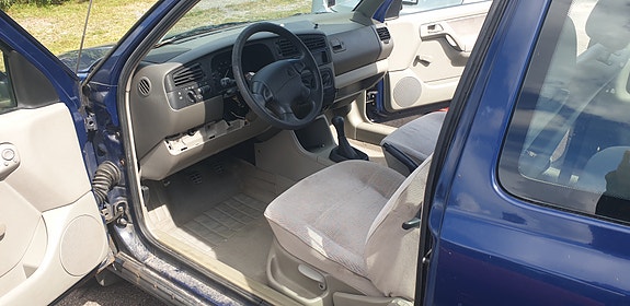 Volkswagen Golf III 6 of 15