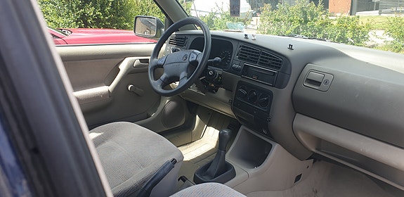 Volkswagen Golf III 2 of 15