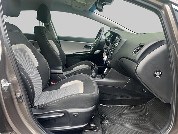 Kia Ceed 4 of 10