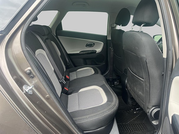 Kia Ceed 5 of 10