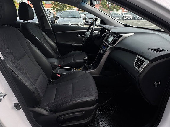 Hyundai i30 13 of 23
