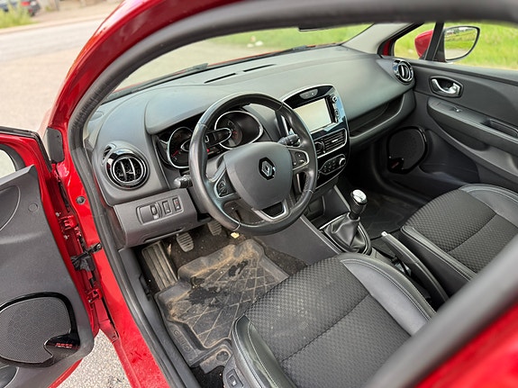 Renault Clio 7 of 9