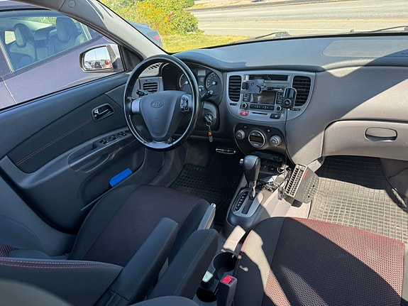 Kia Rio 2 of 9