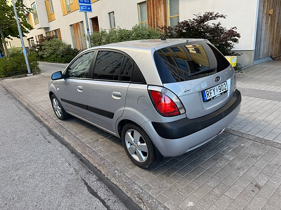Kia Rio 5 of 9