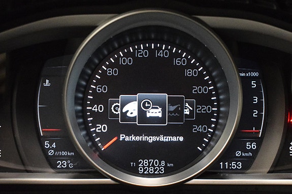 Volvo V40 Cross Country 13 of 24