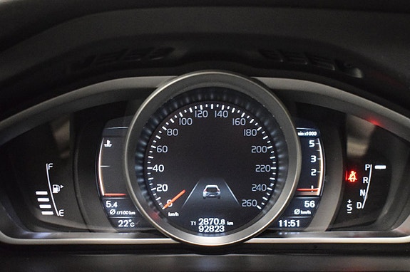 Volvo V40 Cross Country 11 of 24