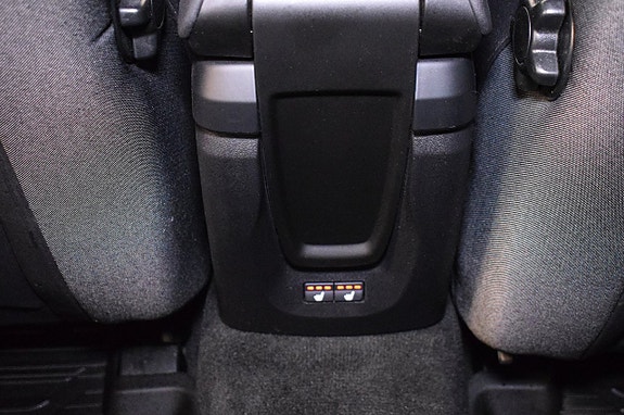 Volvo V40 Cross Country 22 of 24