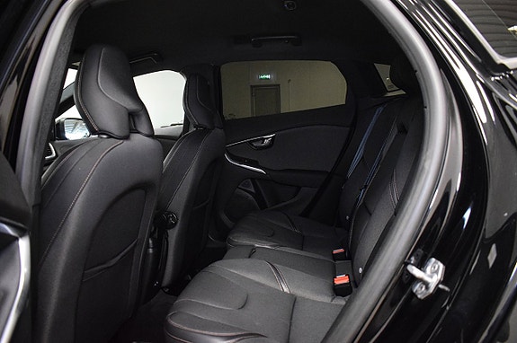 Volvo V40 Cross Country 21 of 24