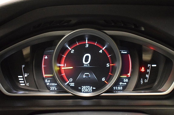 Volvo V40 Cross Country 12 of 24