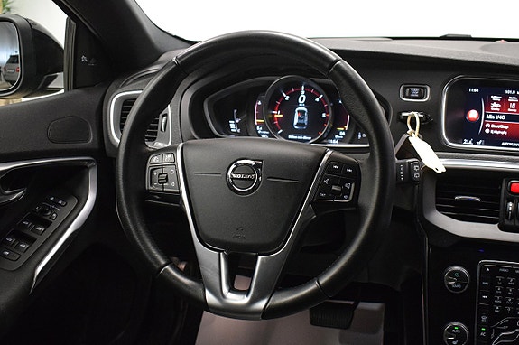 Volvo V40 Cross Country 10 of 24