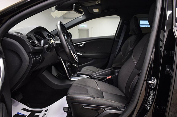 Volvo V40 Cross Country 6 of 24