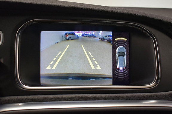 Volvo V40 Cross Country 14 of 24