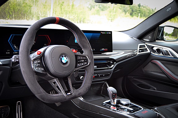 BMW M4 6 of 7
