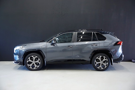 Toyota RAV4 3 of 16