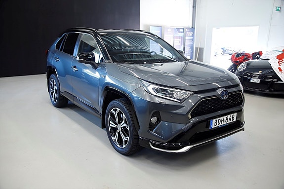 Toyota RAV4 5 of 16
