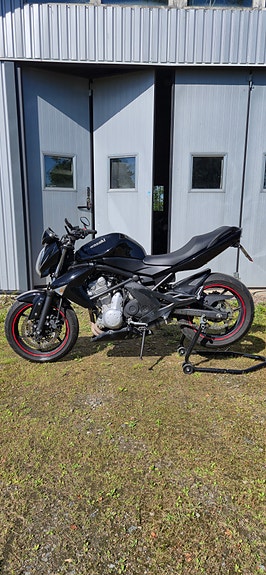 Kawasaki ER-6N (A2) 2 of 8
