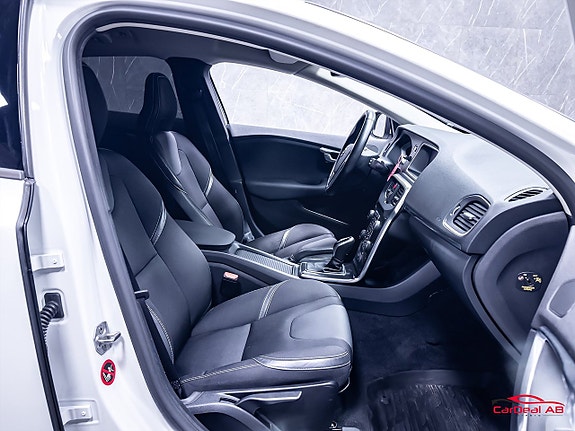 Volvo V40 15 of 26