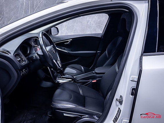 Volvo V40 10 of 26