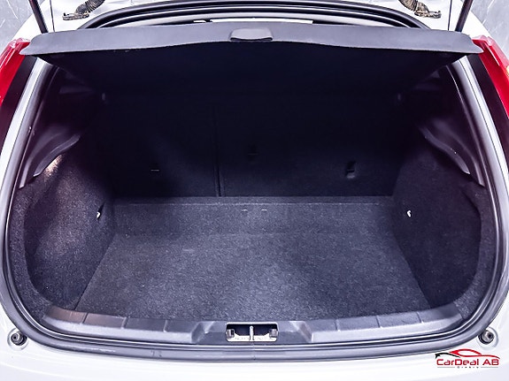 Volvo V40 17 of 26