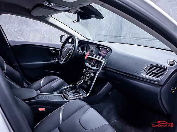 Volvo V40 14 of 26