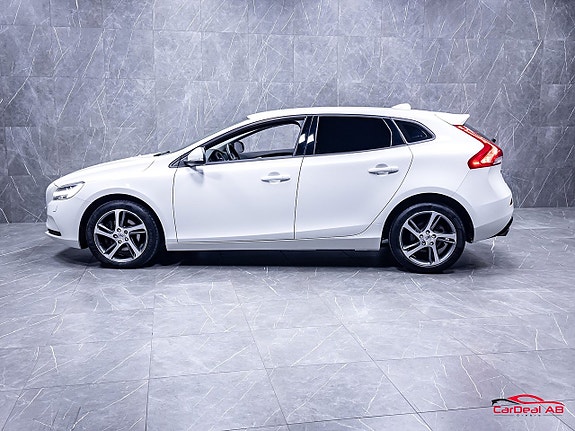 Volvo V40 4 of 5