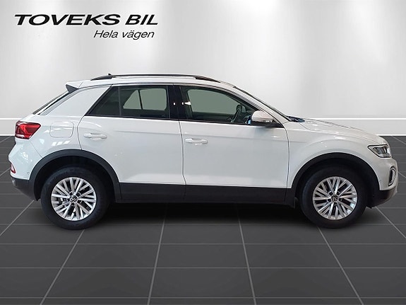 Volkswagen T-Roc 8 of 13