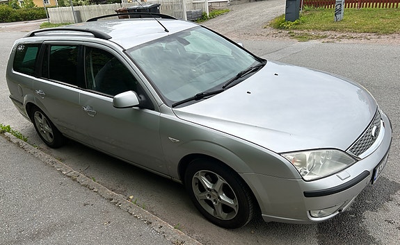 Ford Mondeo 3 of 10