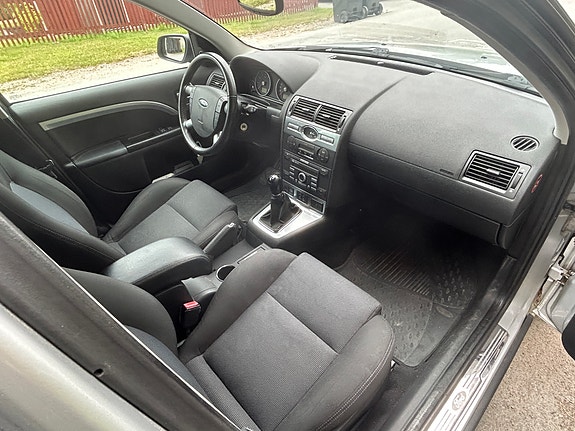 Ford Mondeo 7 of 10