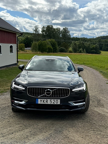Volvo V90 2 of 9