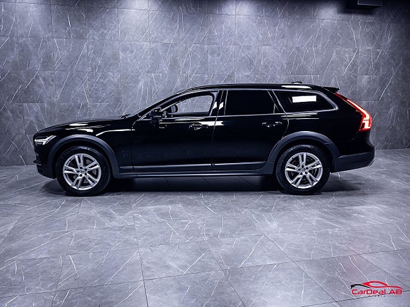 Volvo V90 Cross Country 4 of 5