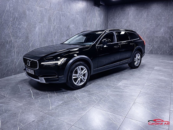 Volvo V90 Cross Country 3 of 5