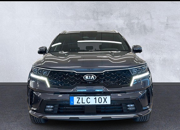 Kia Sorento 2 of 14