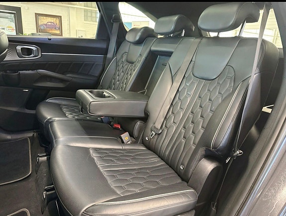 Kia Sorento 7 of 14