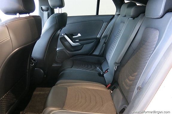 Mercedes-Benz CLA250 e 11 of 16