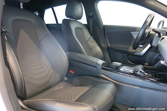 Mercedes-Benz CLA250 e 8 of 16