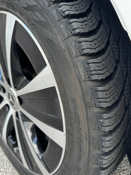 Mercedes-Benz E220 6 of 12
