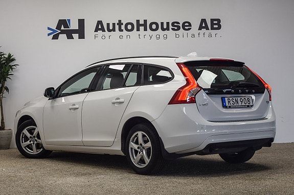 Volvo V60 2 of 20