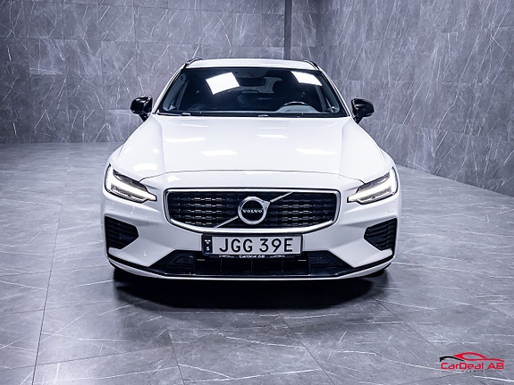 Volvo V60 2 of 5