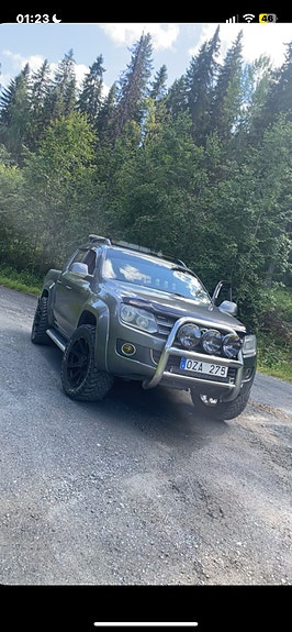 Volkswagen Amarok 2 of 11