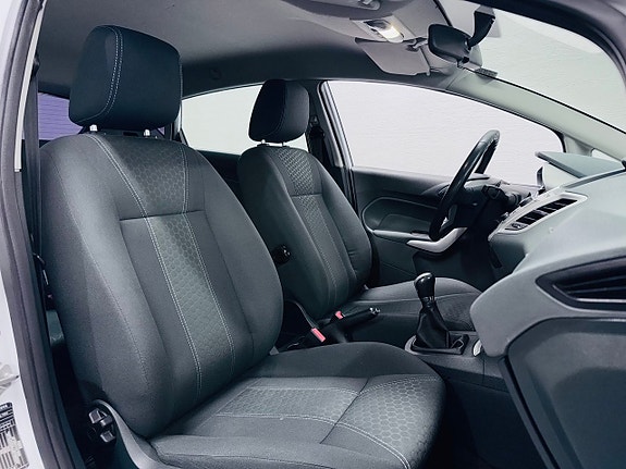 Ford Fiesta 6 of 18