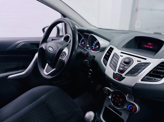 Ford Fiesta 5 of 18