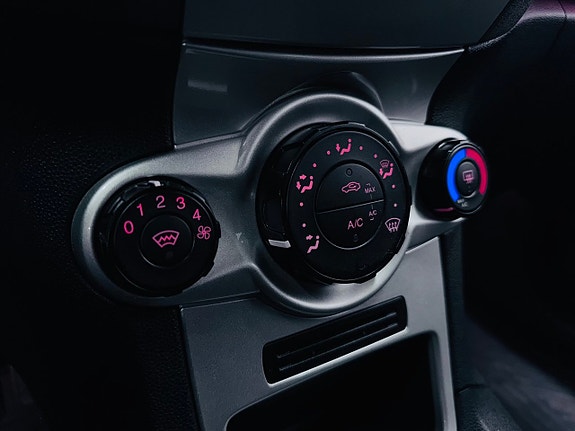 Ford Fiesta 12 of 18