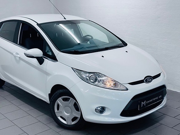 Ford Fiesta 2 of 18