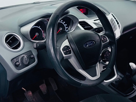 Ford Fiesta 10 of 18