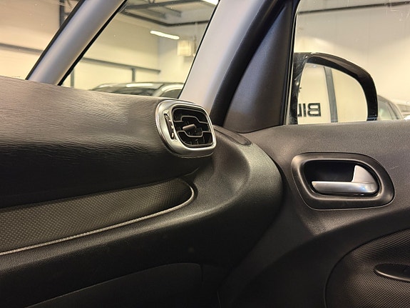 Citroen C3 Picasso 22 of 23