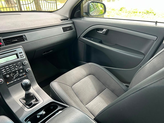 Volvo V70 6 of 10