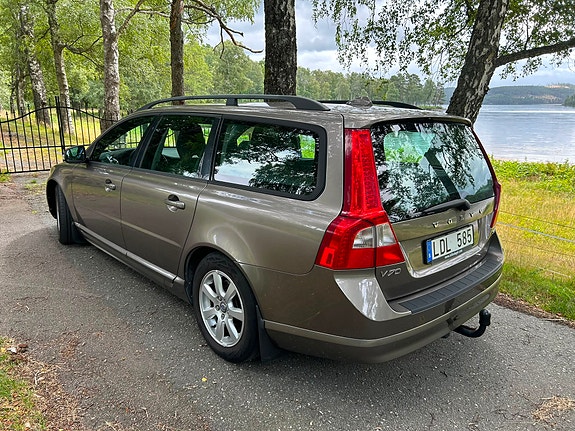 Volvo V70 4 of 10